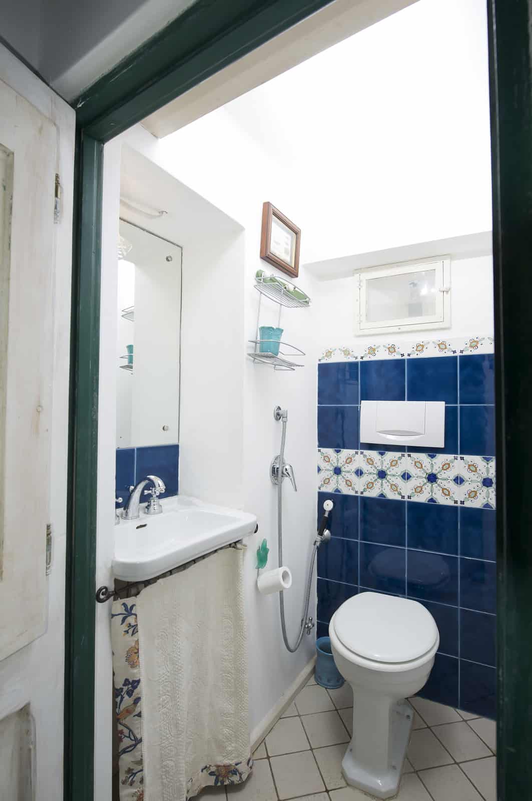 tips-to-help-you-maximize-your-small-bathroom-space